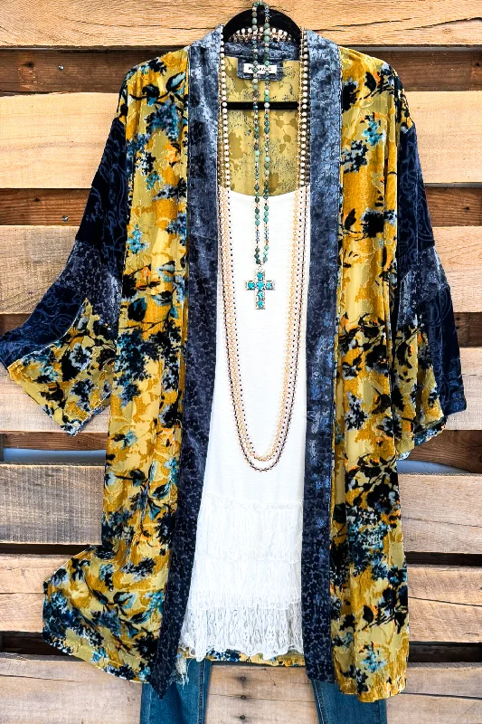 Memory Lane Velvet Kimono - Gold Combo