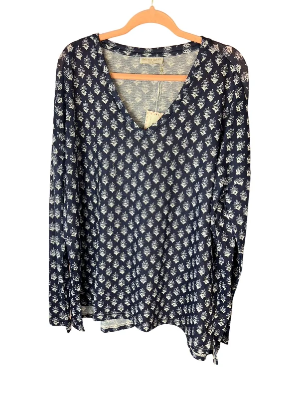 Scarlett Sweater In Newport Blossom Navy